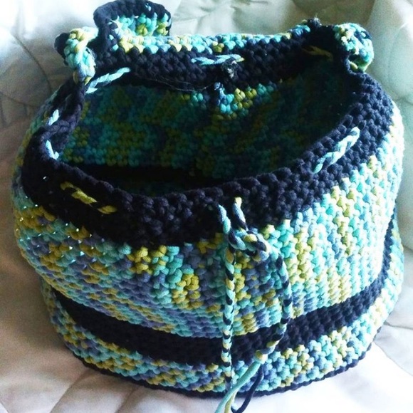 NEW⭐️Drawstring crochet backpack - Picture 2 of 2